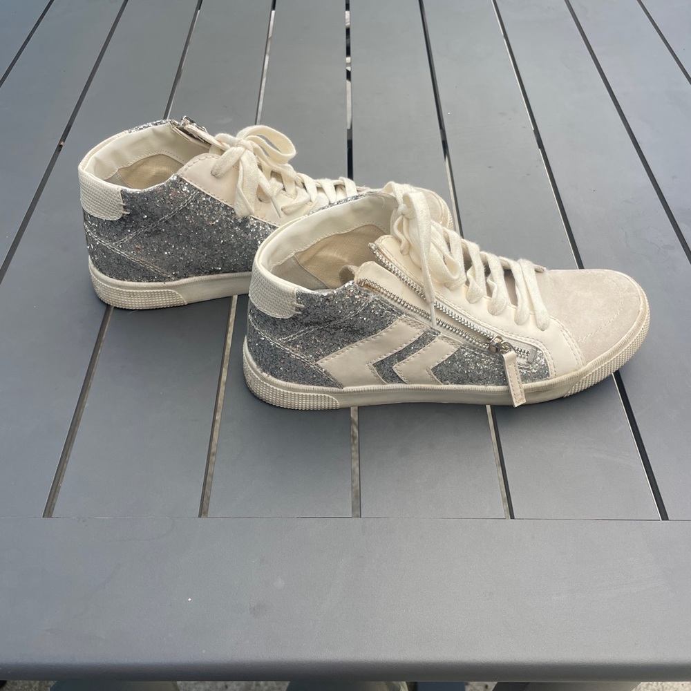 Women’s Dolce Vita high top sneaker with side zip,silver glitter, size 9.
